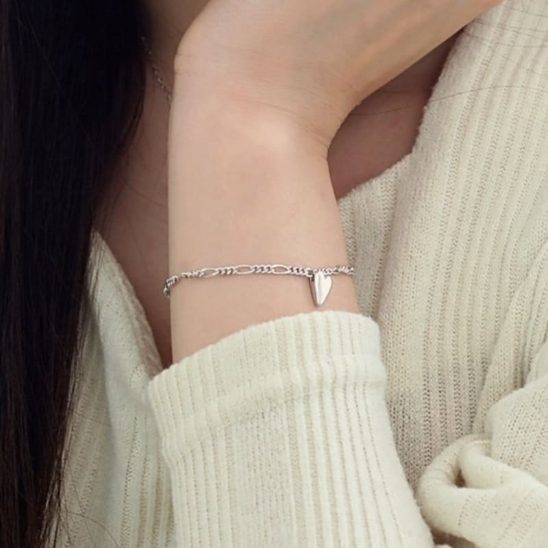 BELLOOGGI Bold Heart Bracelet