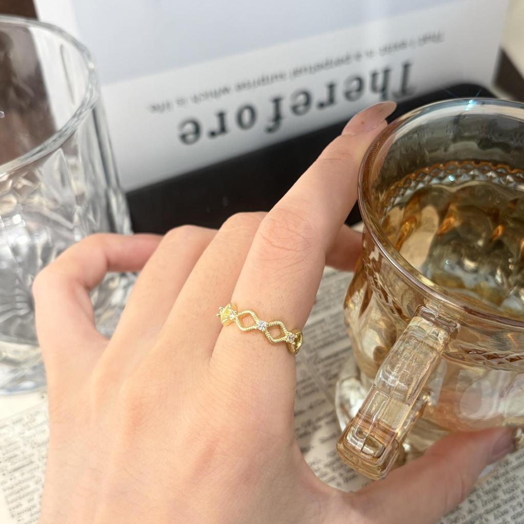 Women's Grid Zirconia Lace Ring - High-End, Versatile, Trendy Jewelry
