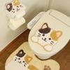 Süßes 4-teiliges Toilettenmatten-Set mit Saugnäpfen, Katzen-Papierrollenhalter-Abdeckung, Hausschuhen und Katzen-Toilettendekoration von Fundit Animals