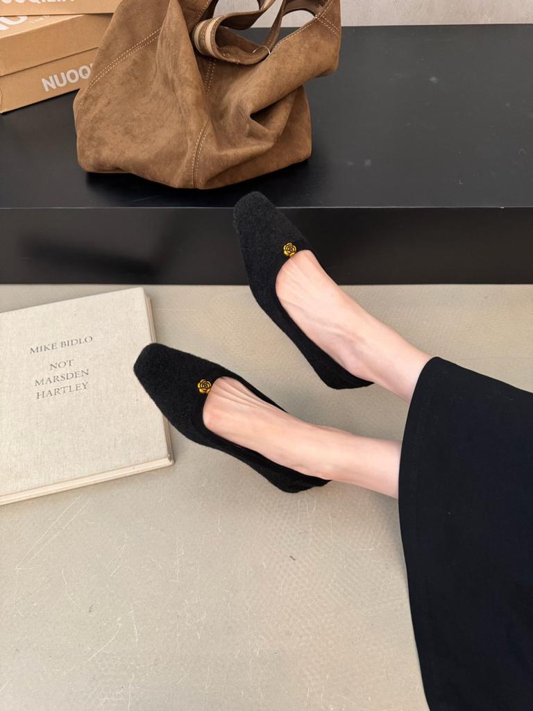 French thick heel suede with Mary Jane shoes for women's autumn and winter 2025 new square head light mouth Mao Mao single shoes