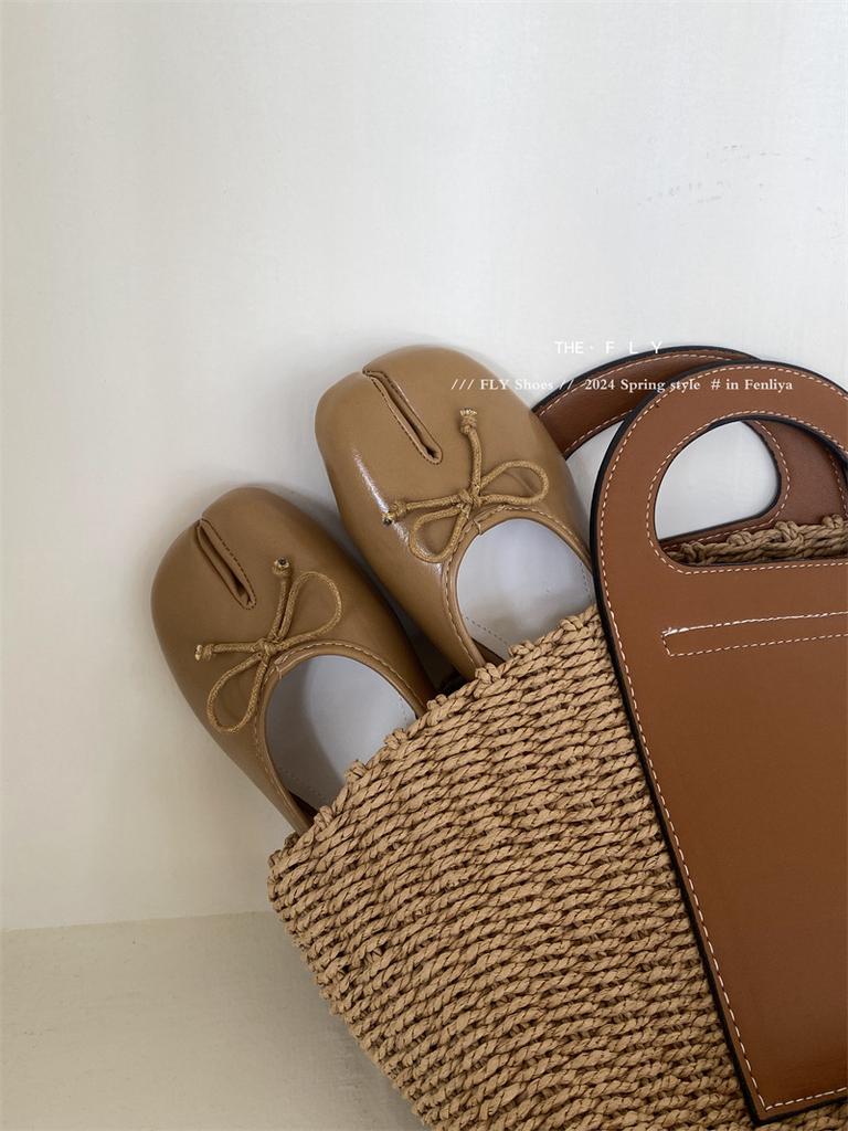 Fashion NEW Slipt Toe Ankle Strap Women Pumps Chunky Round Heels Buckle High Heels Leather Vintage Spring Tabi Shoes for Women