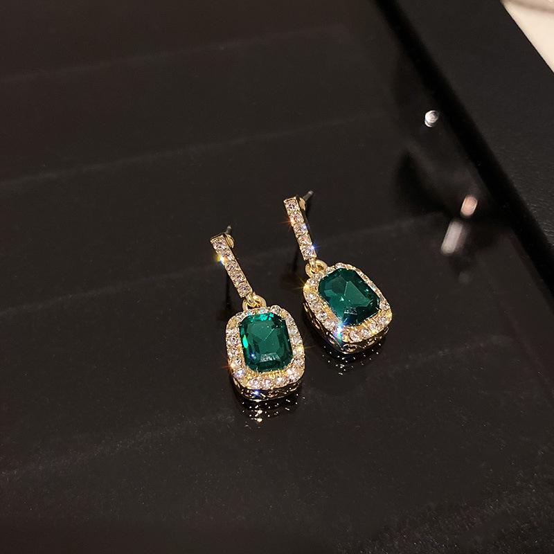 Emerald diamond leaf fringed earrings light luxury stud earrings women's European and American earrings