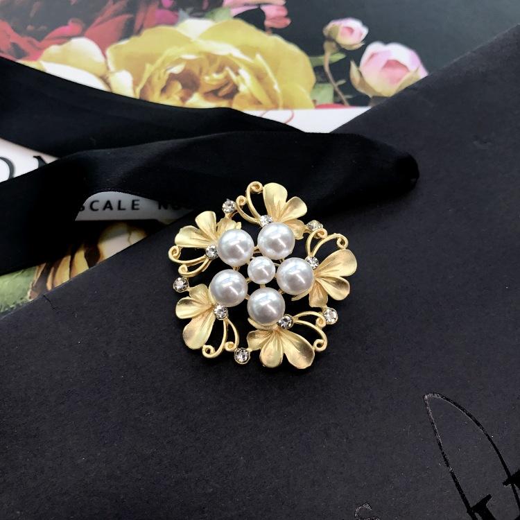 Fashion temperament dumb gold brooch corsage women's suit jacket sweater coat pin crystal high-end accessories