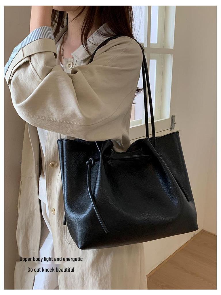 2025 Autumn/Winter Elegant & Versatile Women's Shoulder Tote - Large Capacity, High-End Commuter Bag