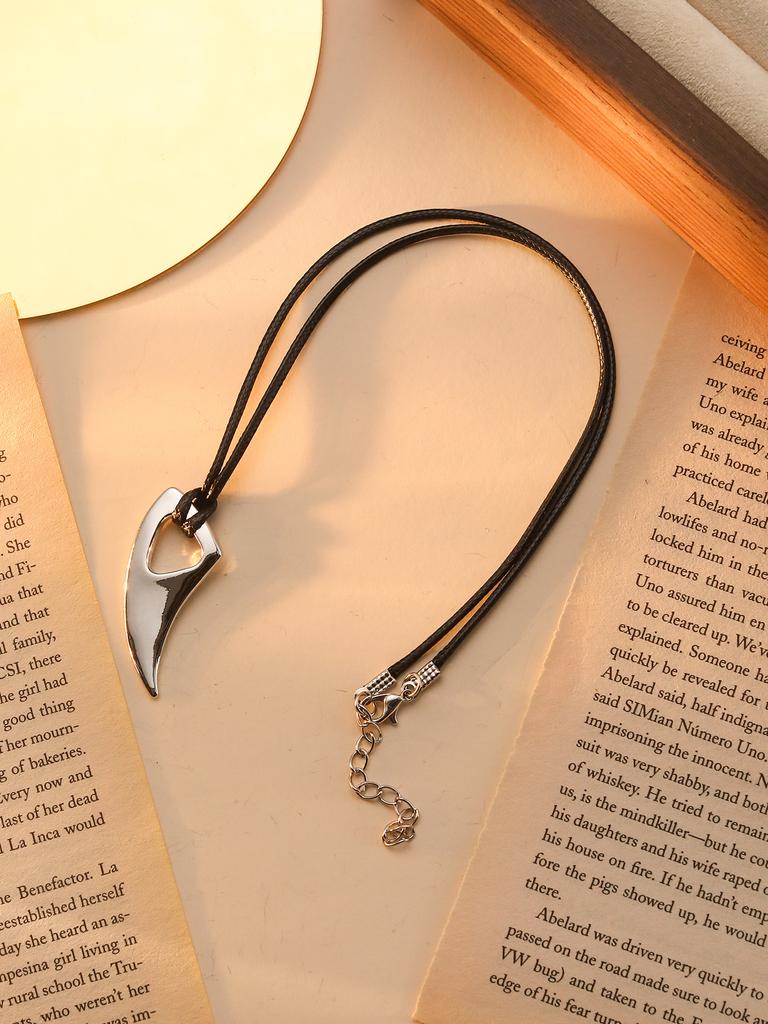 Punk Wolf Fang Pendant Necklace Nightclub Hip Hop Fashion Personality Jewelry Vintage Couple Jewelry