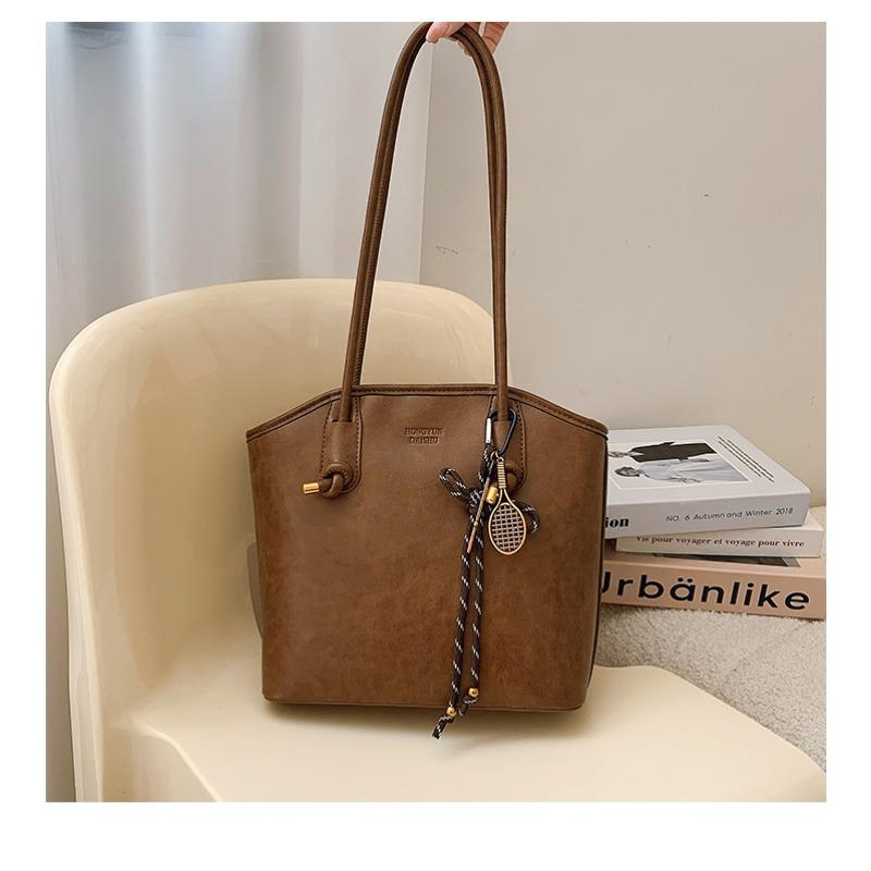 Exquisite retro tote bag women's new large-capacity commuter bag versatile casual shoulder shopping bag