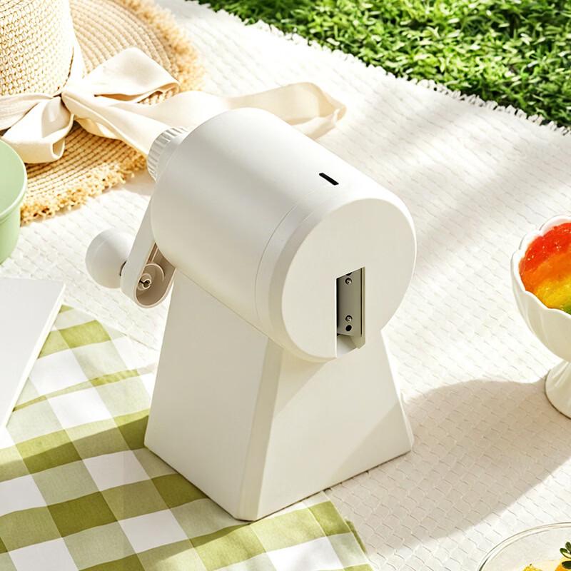 Pabei Hand-Crank Ice Shaver with 3 Ice Molds