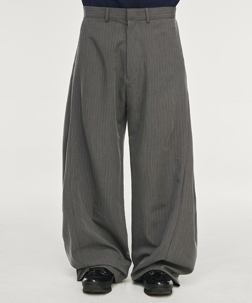 SIGNATURE Multi-Tuck Wide Slacks [Gray Stripe]
