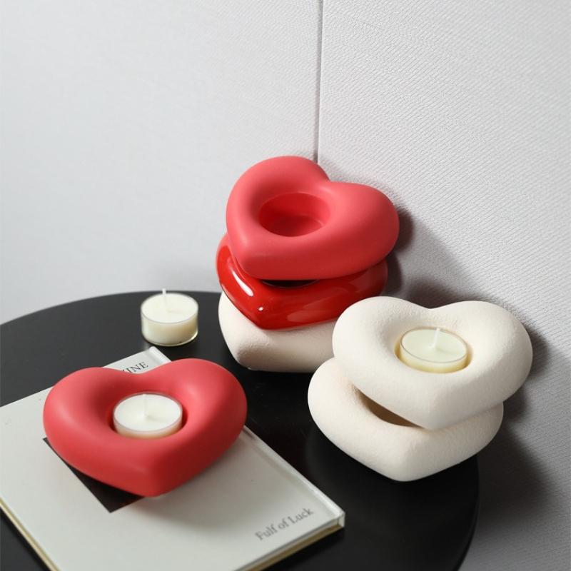 Modern Simple Heart-shaped Ceramic Candle Stand Valentine's Day Dining Table Creative Decoration