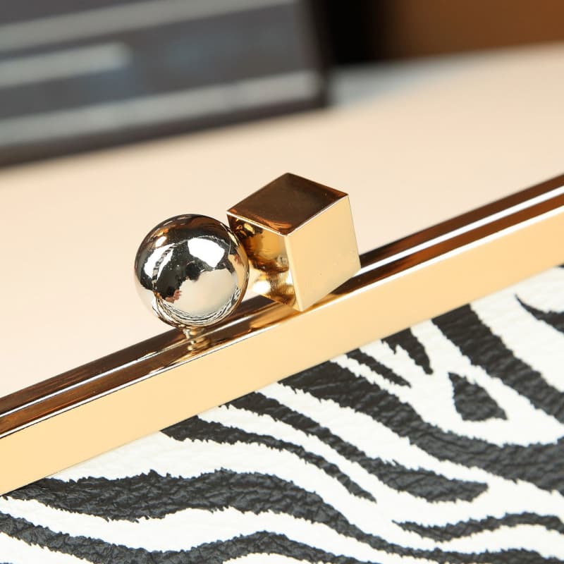 Ladies Fashion Contrast Clutch