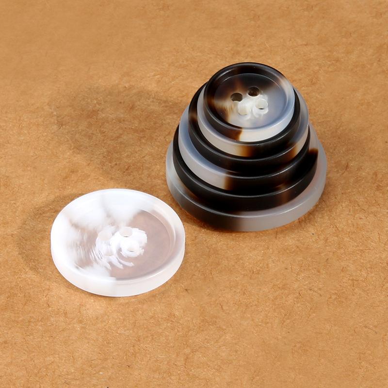 Gjennomsiktige mønsterknapper i resin, Herre- og dameklær, Kåper, Gensere, Dresser, Eksklusive runde knapper, Allsidige kåpeknapper