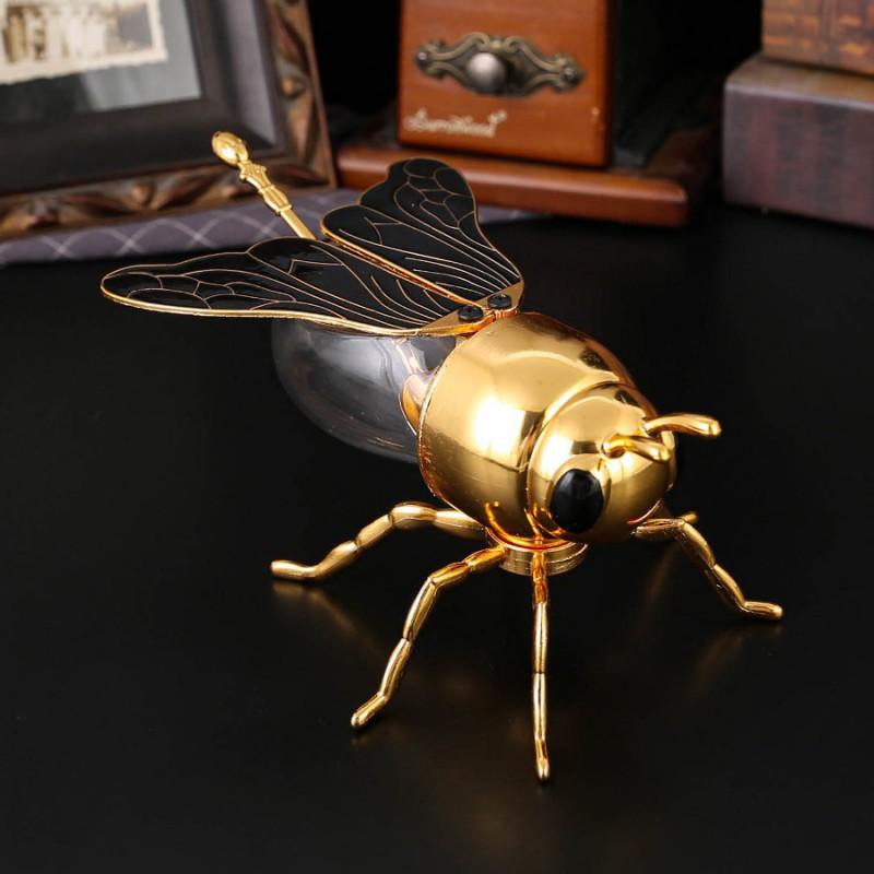 Luxury Bee-Shaped Spice Jar With Rhinestone Accents Metal Kitchen Condiment Container Spoon Elegant Home Decor