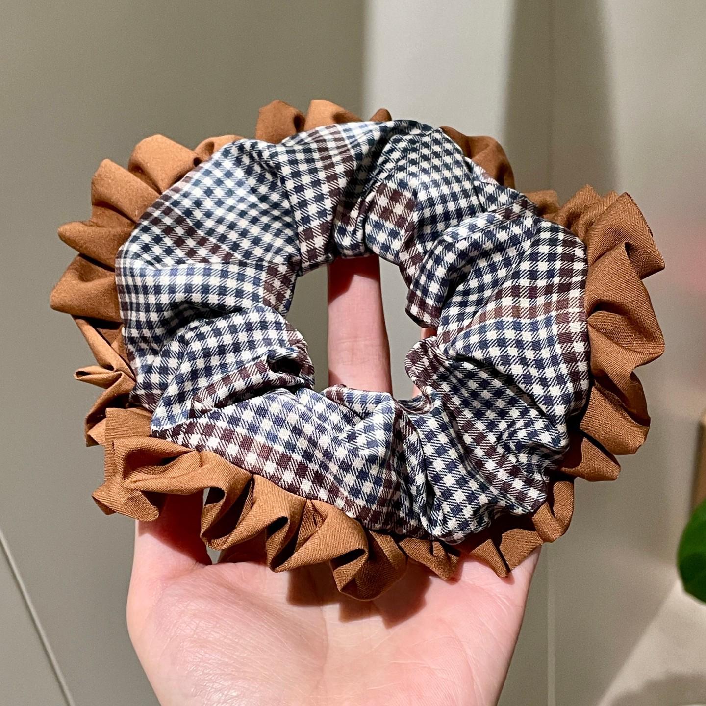 Клетчатая коричневая высококачественная атласная резинка для волос для женщин - Элегантный корейский аксессуар для волос