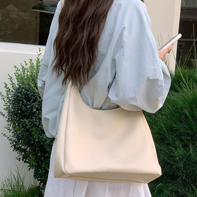 Simple Large Capacity Bag for Women New Fashionable and Versatile Casual Shoulder Bag for Students Commuting Crossbody Tote Bag
