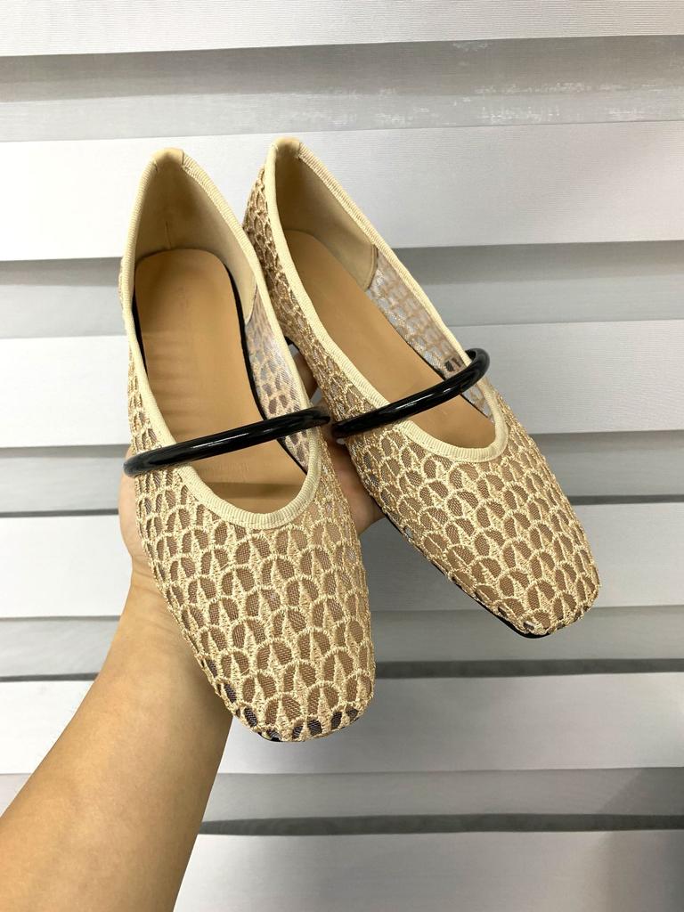 Spot second hair! Inner heightening women's shoes summer French hollow mesh beautiful small single shoes small black thick heel