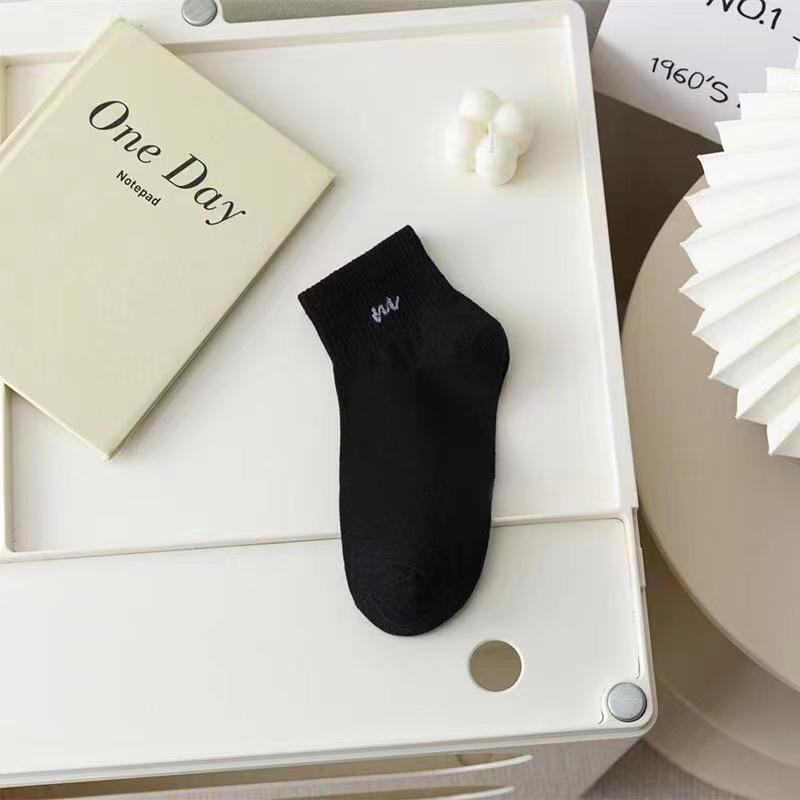 1 Pairs Letter Print Socks Comfy & Breathable Sports Short Socks Women's Stockings & Hosiery Soft & Comfy All-match Short Socks
