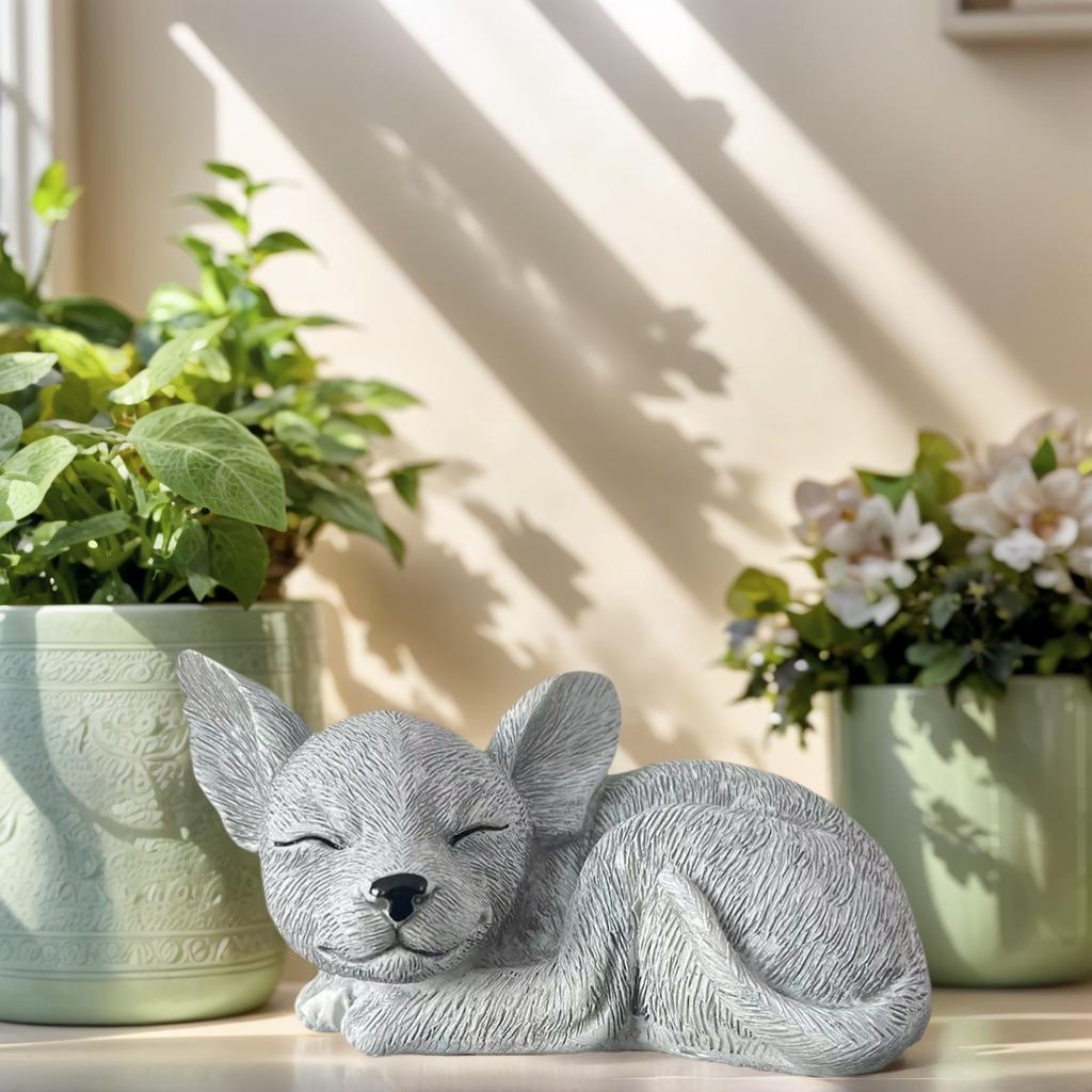 1 Piece Chihuahua Statue - Suitable for Decorative Garden, Lawn and Terrace, It Has a Realistic Sleeping Posture and Fine Hair Texture, Is P