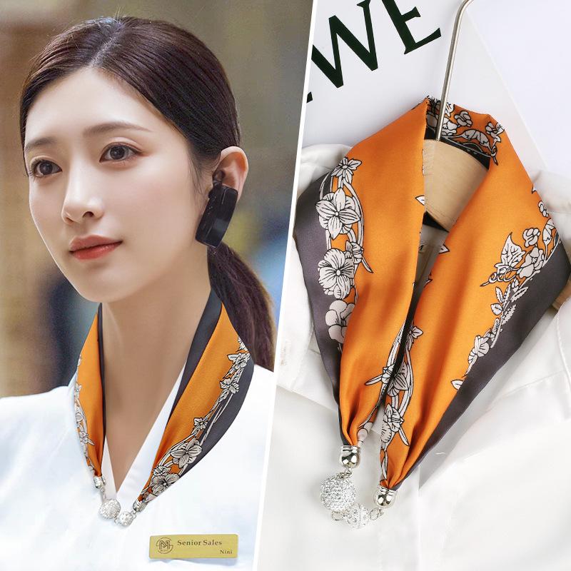 

Женский шелковый шарф с магнитной пряжкой — модная защита шеи на весну, лето и осень 2024 года No Size