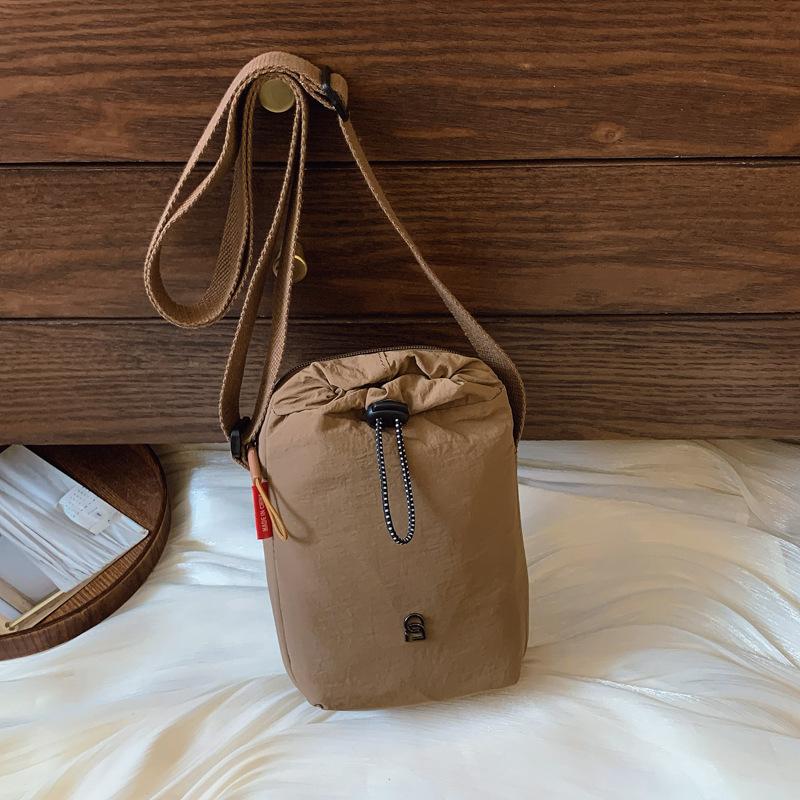Canvas bag women's summer versatile new niche design messenger bag casual mobile phone bag