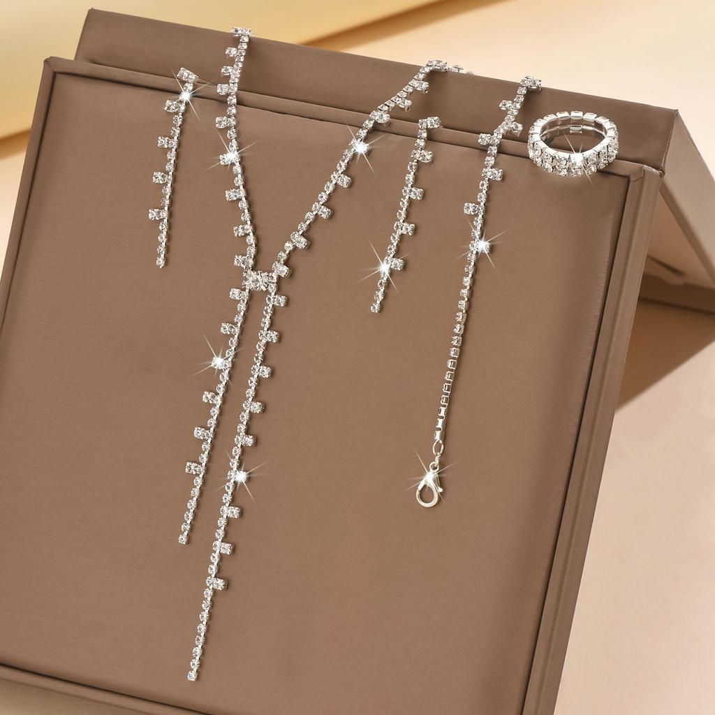 Chaîne Diamant Design Simple, Collier, Boucles d'oreilles, Bague Bijoux Ensemble de Mariée Accessoires