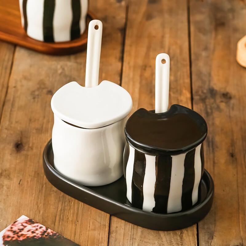 Zhinianhua Ceramic Spice Jar Set with Tray