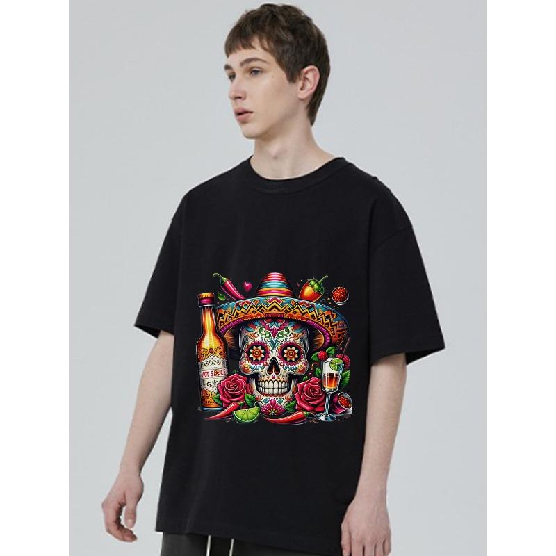 Mexikanischer Tag der Toten Schädel T-Shirt Schwarz Bunter Zuckerschädel mit Sombrero Rosen Chilischoten Tequilaflasche und Cocktail-Aufdruck für Party Festival
