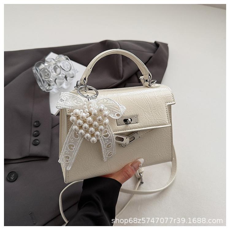 Foreign order fashion temperament portable small bag women 2025 new high-end texture versatile messenger bag commuter shoulder bag