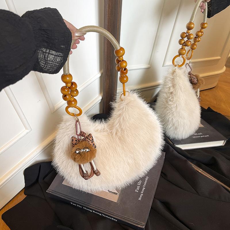 Niche design foreign style personalized shoulder bag fashion trend new bag 2025 autumn and winter women's armpit bag