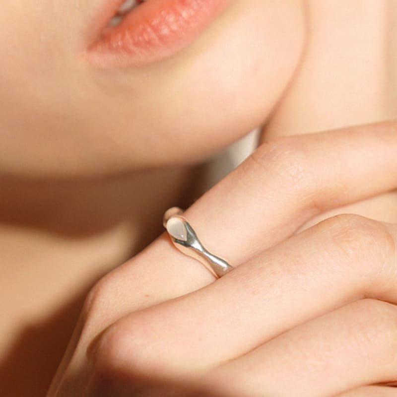 REINDEER GENTLE STONE RING 04