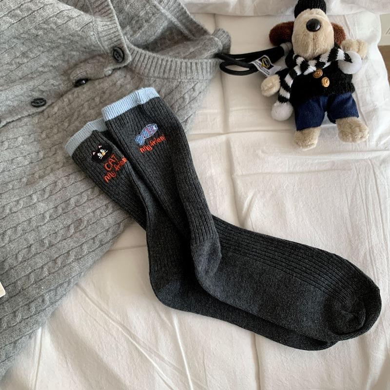 Women's Autumn Matching Color Embroidery Cartoon Letter AB Style Mid Tube Pile Socks