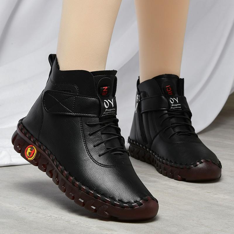 Womens Warm Lined Winter Flat Boots With Stitched Detail Soft Sole Comfort Casual Shoes