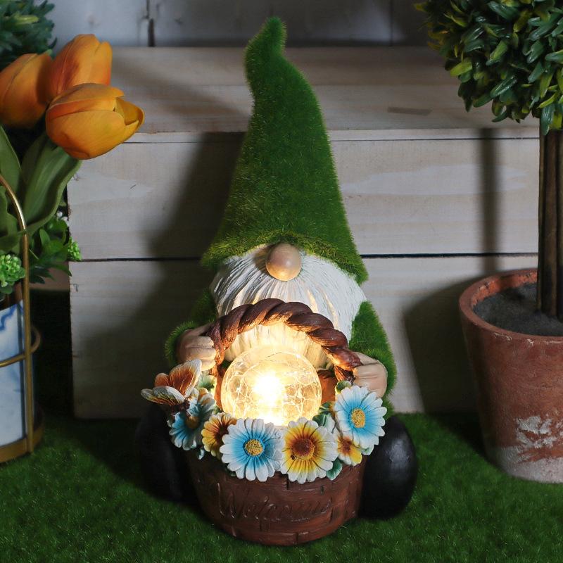Garden Courtyard Decorative Figurines, Outdoor Plush Gnomes, Solar Powered Watering Fairy Lights, Resin Craft Ornaments