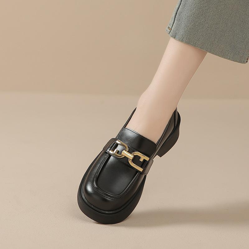 

Yuexinwang genuine leather flat for Huizhou women s shoes grape mother same black small leather shoes versatile autumn and winter new loafers 40