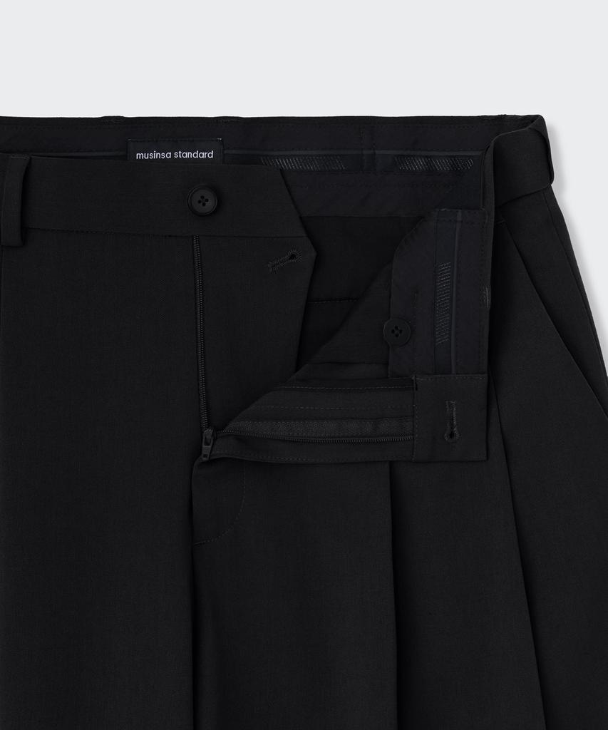 MUSINSA STANDARD Extra Wide Two-Tuck Hidden Elastic Waist Slacks [Black]