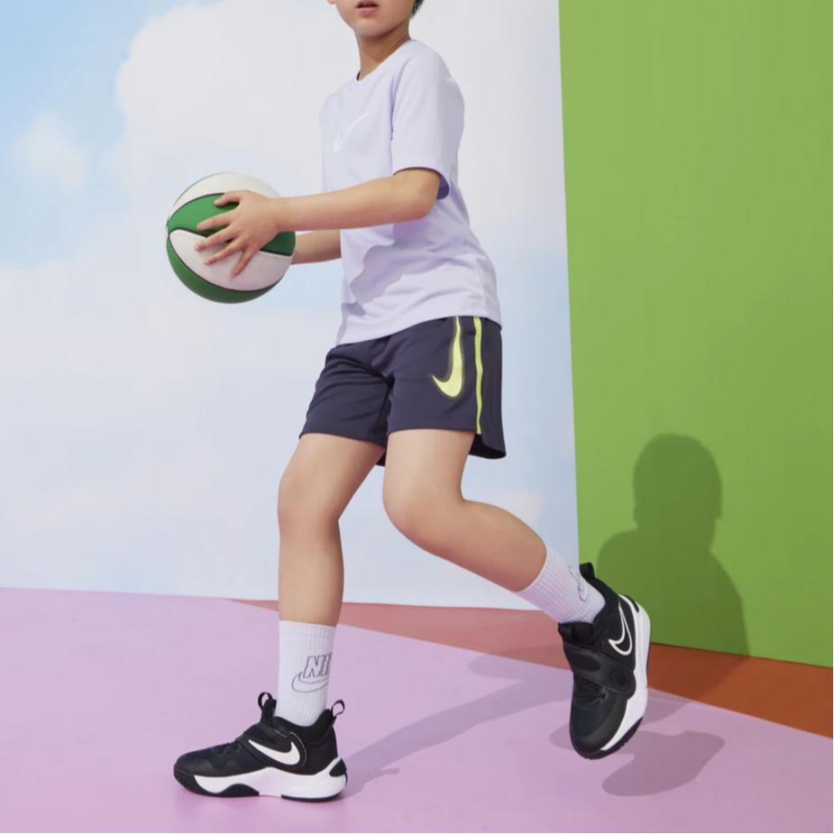 Nike Team Hustle D11 GS Black White Kids Sneakers DV8996-002