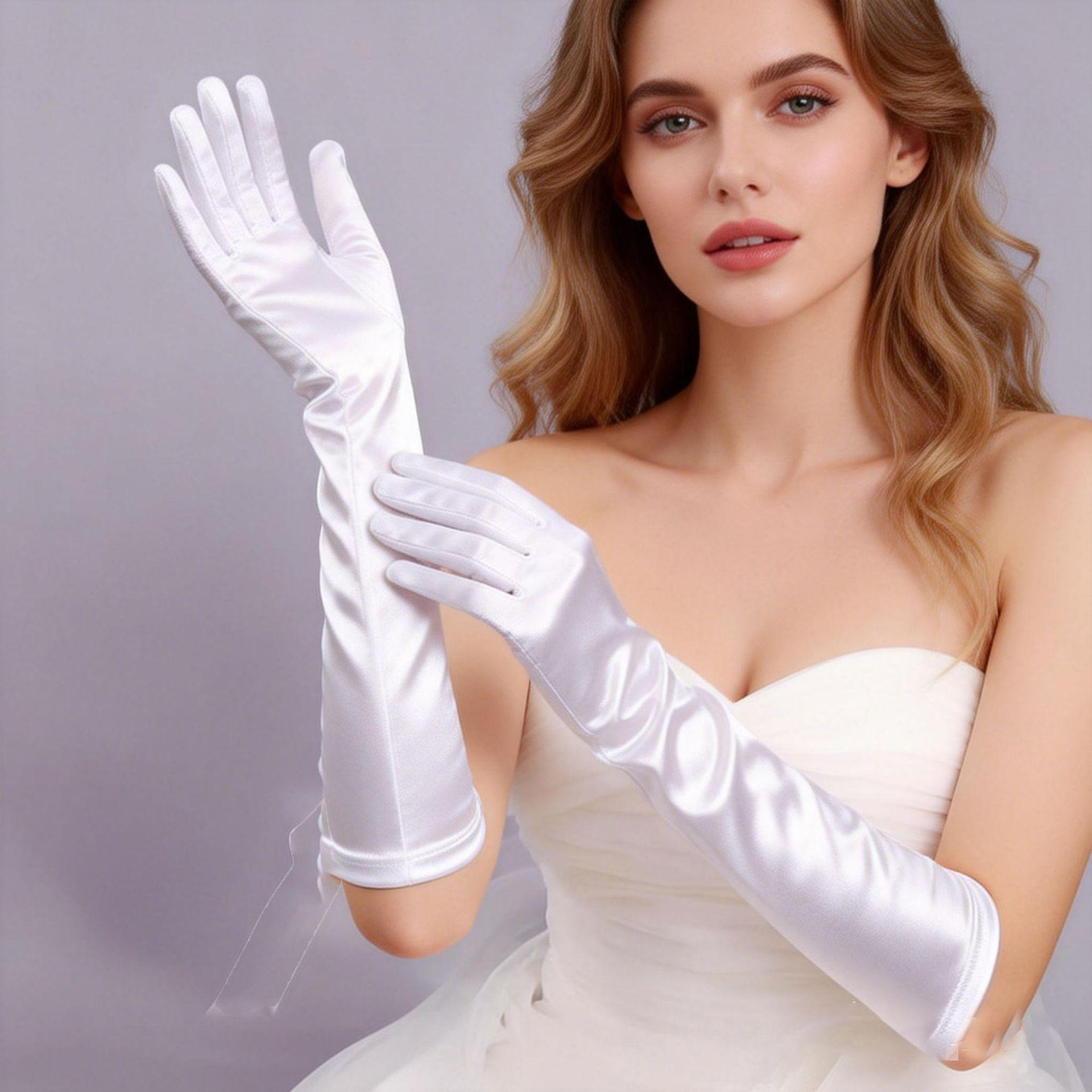Длинные женские перчатки