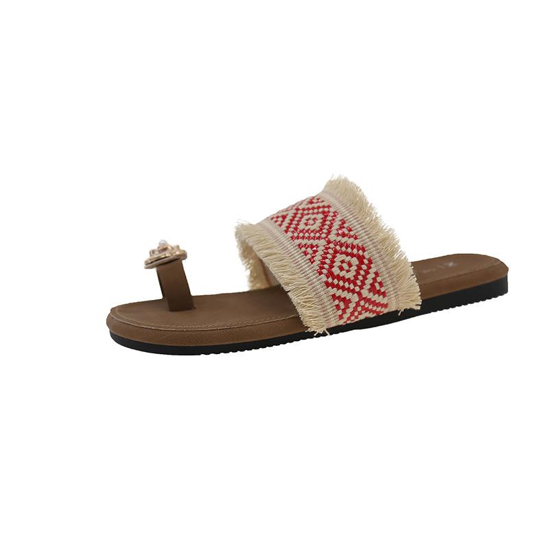 Flat-bottomed cool slippers women's new square head simple casual beach cool slippers women in summer 2025