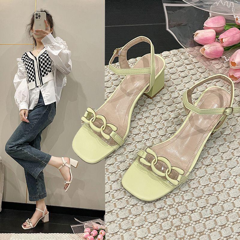 Vielseitiger Rock Ein-Wort-Schnallensandalen Römerschuhe Koreanische Version Feenstil Nische Hohe Absätze 2025 Sommer neu