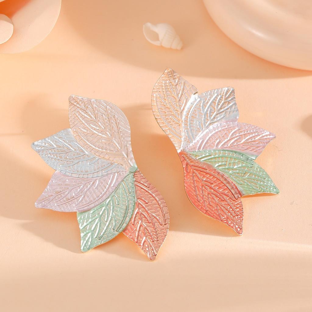 Summer new small fresh metal earrings flower leaves creative women's stud earrings vacation style light luxury earrings