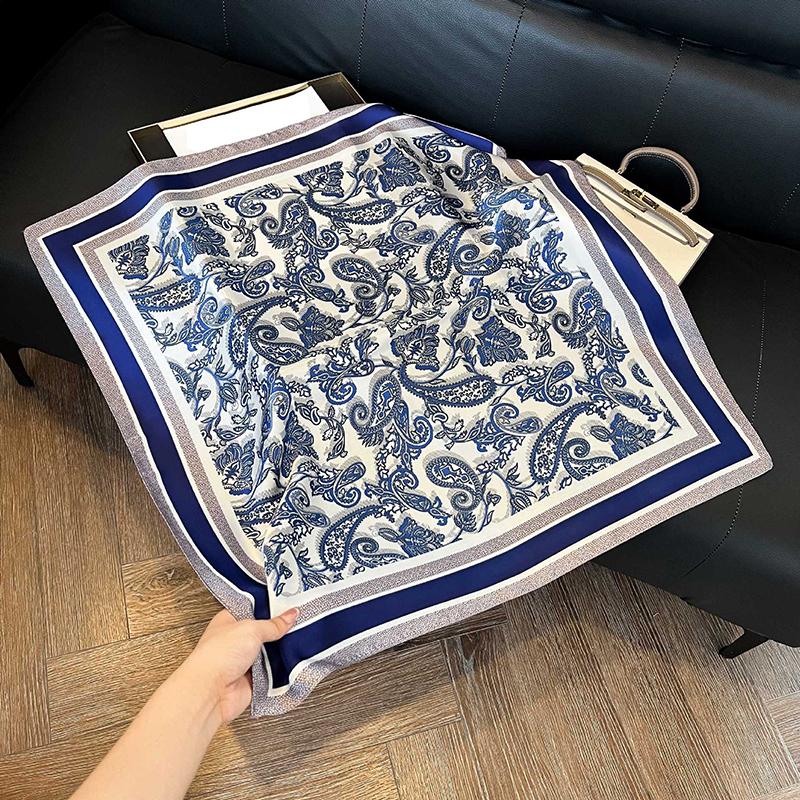 Donkergroene Vierkante Sjaal met Print Eenvoudig Bloemenpatroon Simpele Imitatie Zijde Neckerchief Elegante Bandana Dames Hoofddoek Sjaals 70x70cm gray
