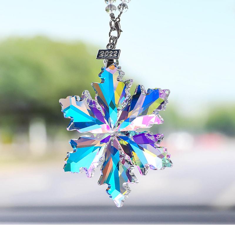 Snowflake Suncatcher Car Pendant Hanging Crystal Wind Chimes Handicraft Rainbow Prism Garden Car Christmas Tree Home Decor Gift