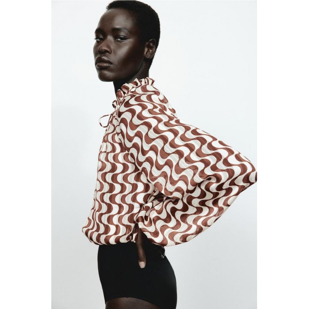 

Блузка из крепа с оборками HM Коричневый узор