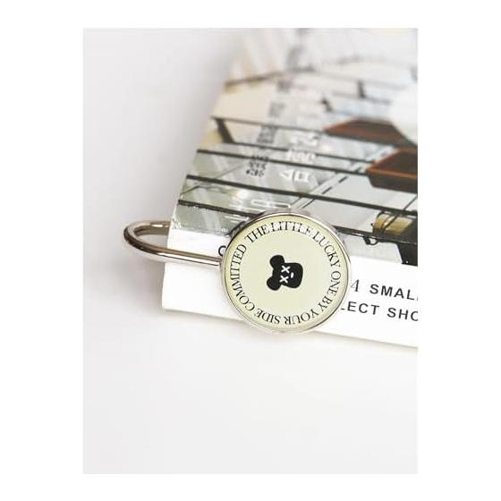 EMERSPRING Metal Bookmark, Cute Black and White Checkered Cream Bear Design, Stainless Steel, Durable, Fashionable Book Marker for Books and