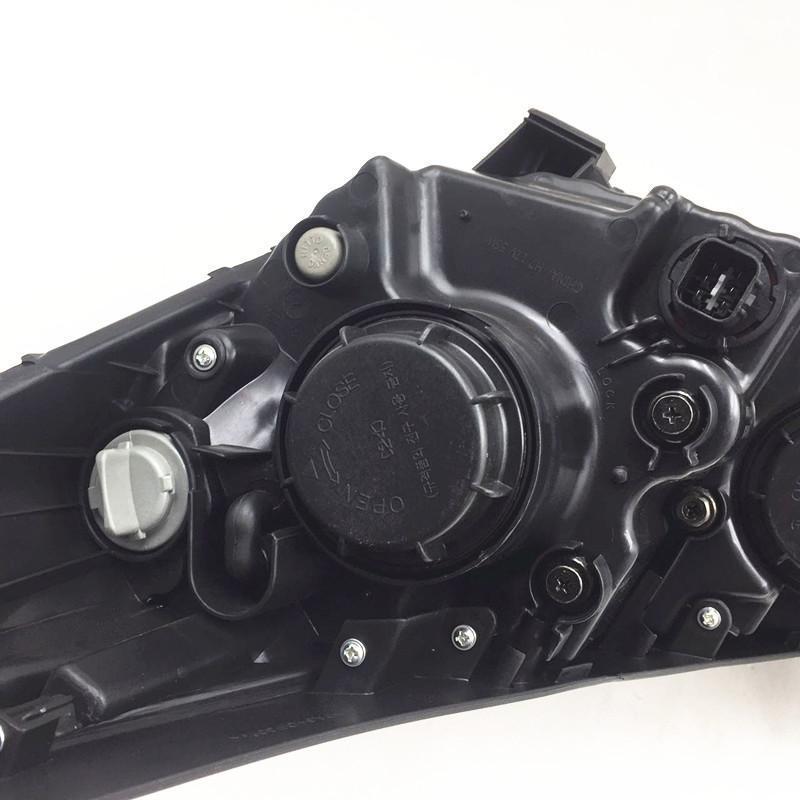 Compatible with 09-12 Hyundai IX35 Headlights: Old Model Headlight Assembly.