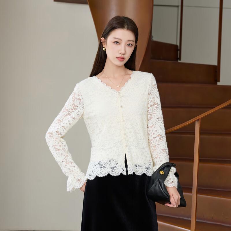 

Sancai Plus Size Lace V-Neck Long Sleeve Blouse L