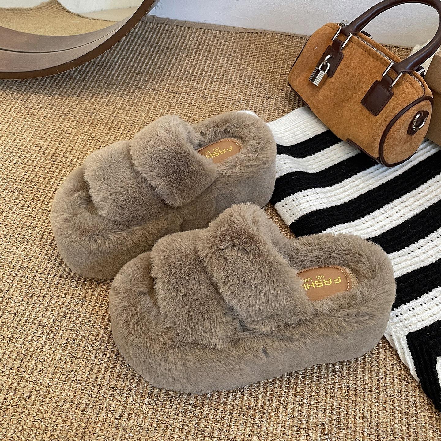 

White French non-slip thick-soled fluffy slippers for women s outerwear 2025 new autumn and winter versatile one-word heightening shoes 39 хаки