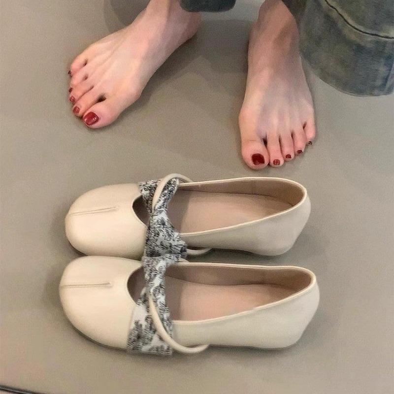 

Искусственная кожа серебристые на плоской подошве с внутренней высотой, увеличивающей рост, с легким вырезом, балетки, женские универсальные туфли Мэри Джейн, маленькие кожаные туфли 40