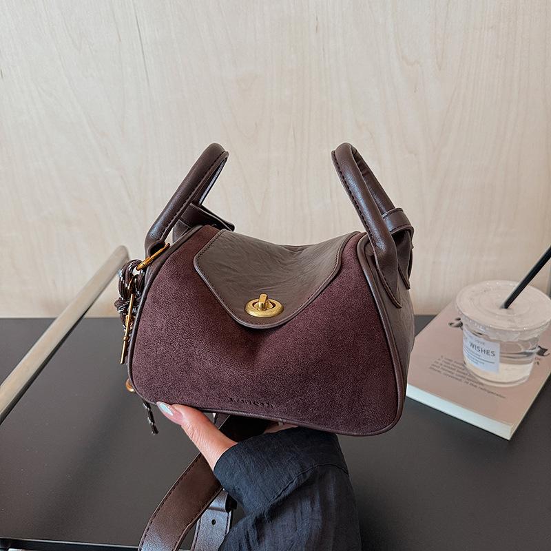 Suede bag women's autumn and winter 2025 new casual messenger bag matte retro premium portable pillow bag