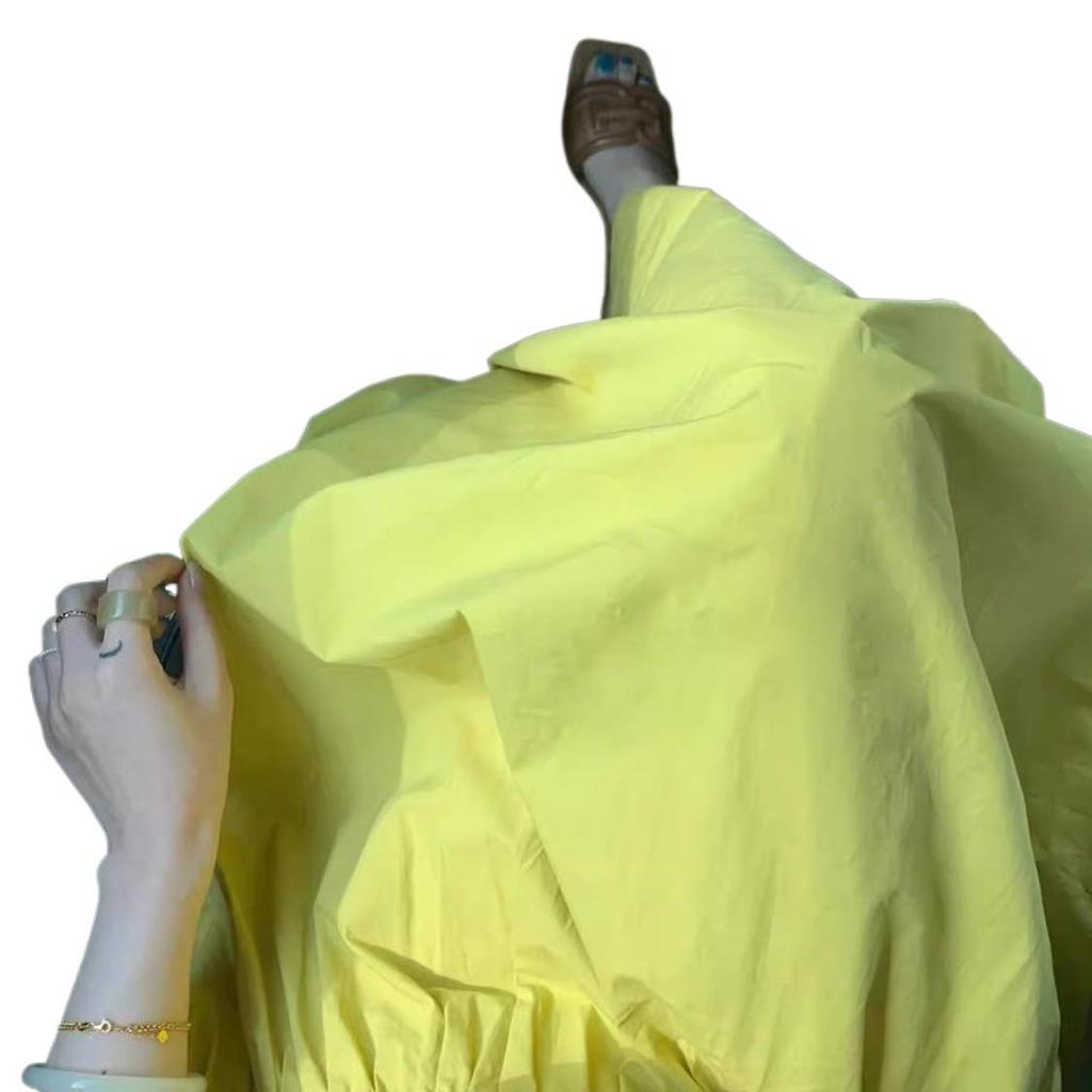 2026 Elegantes gelbes schulterfreies Neckholder-Sommerkleid für Damen