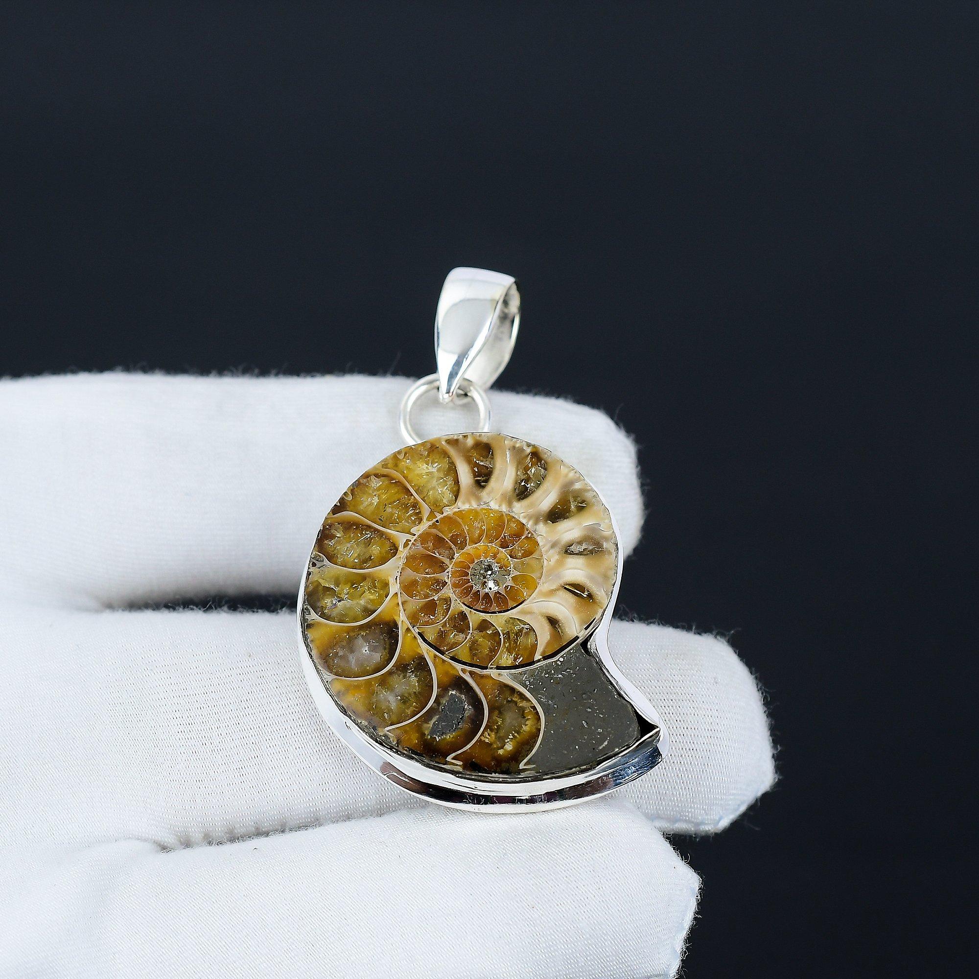 Подвеска из драгоценного камня аммонит — фото 2